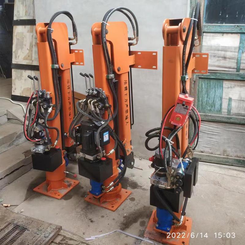 防城港市重汽蓝牌随车吊 3.2吨 国六动力强 液压驱动 农用自卸起重机